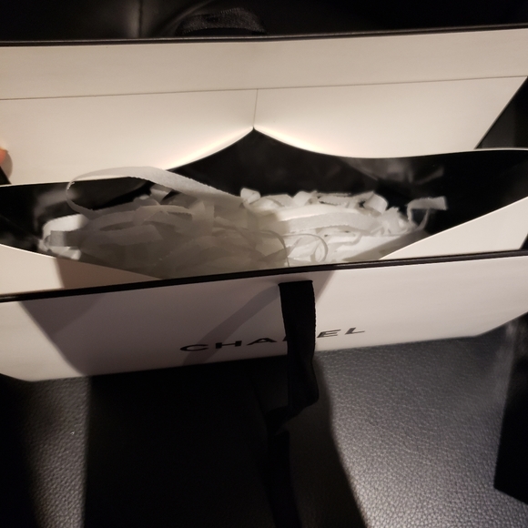 Authentic Chanel Shopping Bag, Boxes, and Sacs - Picture 5 of 8